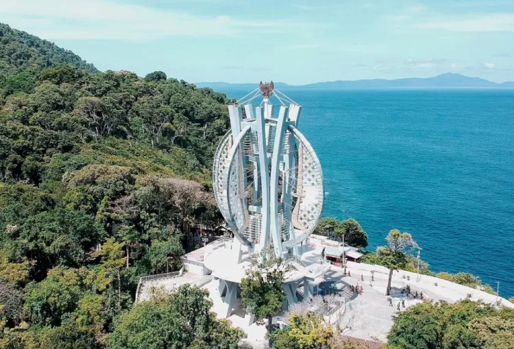 Spot Foto Tugu 0 Kilometer Kota Sabang yang Ikonik